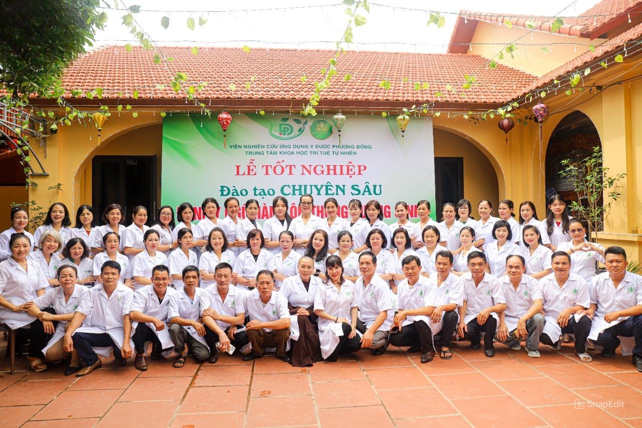 Lớp học Đông Y tại Viện Y Dược Phương Đông